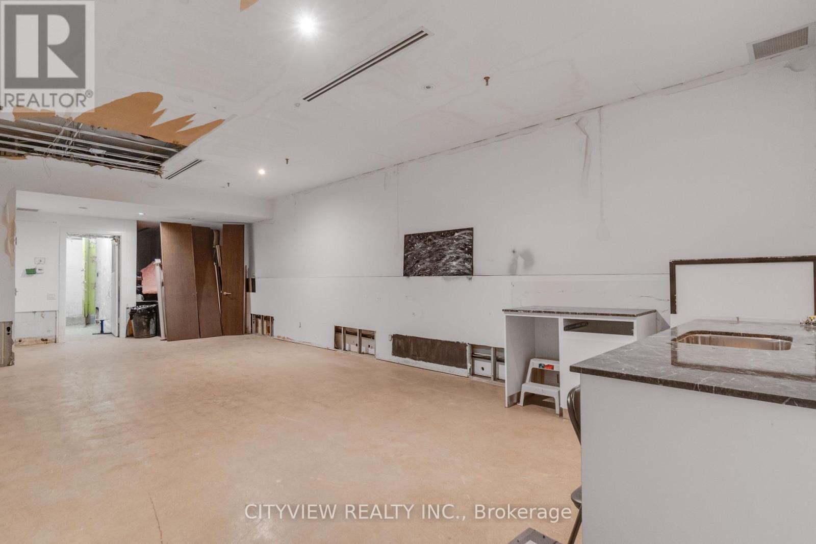 756 Yonge Street, Toronto, Ontario  M4Y 2B6 - Photo 23 - C12858176
