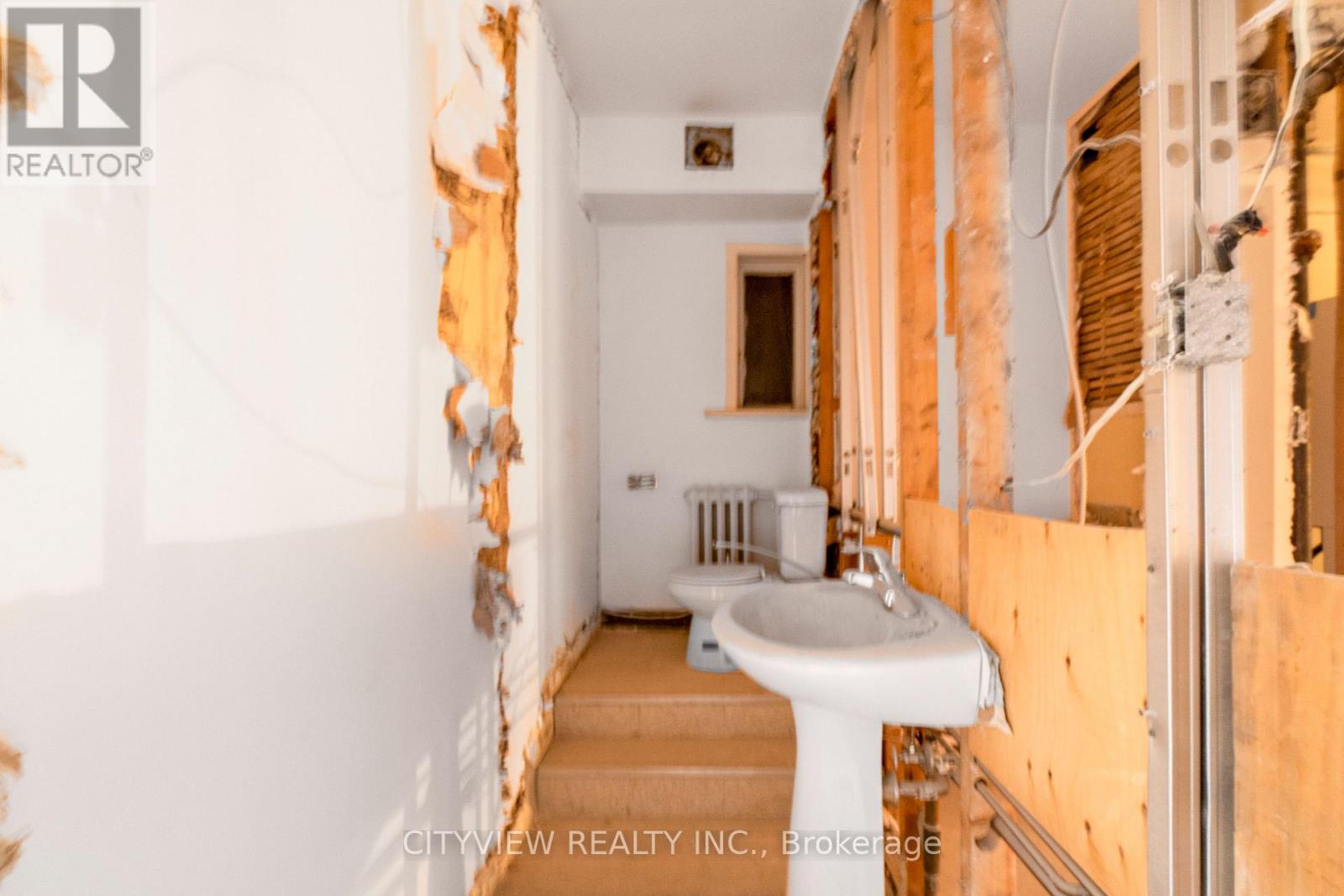 756 Yonge Street, Toronto, Ontario  M4Y 2B6 - Photo 26 - C12858176