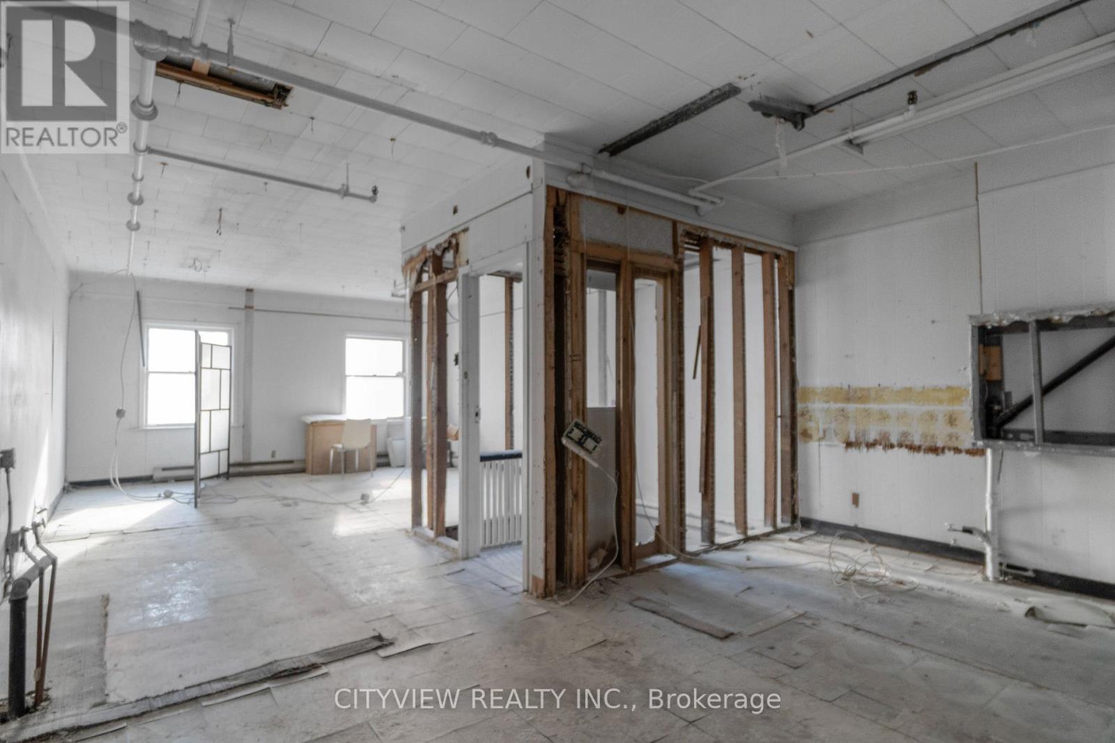 756 Yonge Street, Toronto, Ontario  M4Y 2B6 - Photo 34 - C12858176