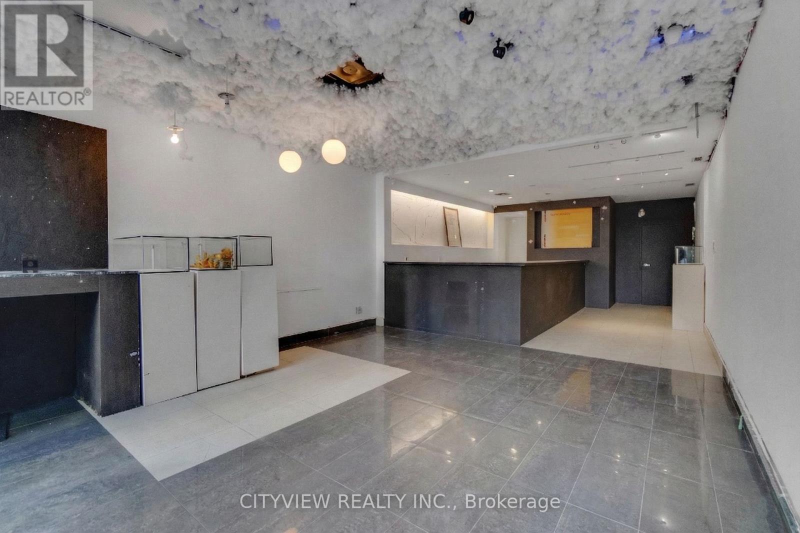 756 Yonge Street, Toronto, Ontario  M4Y 2B6 - Photo 4 - C12858176