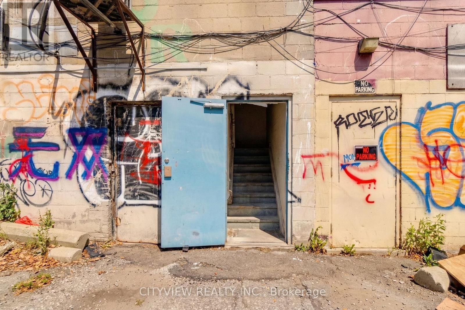 756 Yonge Street, Toronto, Ontario  M4Y 2B6 - Photo 42 - C12858176