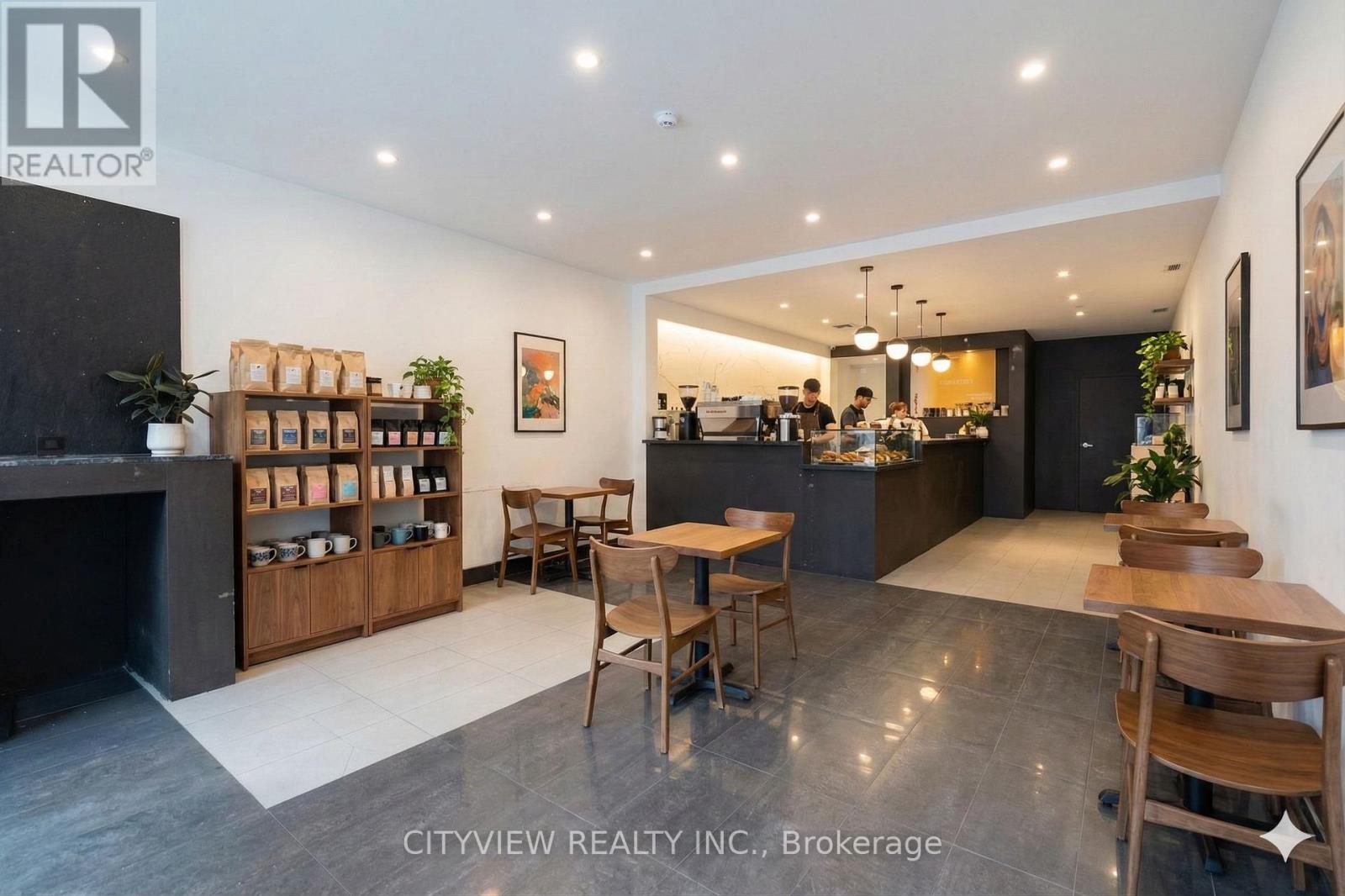 756 Yonge Street, Toronto, Ontario  M4Y 2B6 - Photo 8 - C12858176