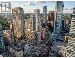 756 YONGE STREET, Toronto, Ontario