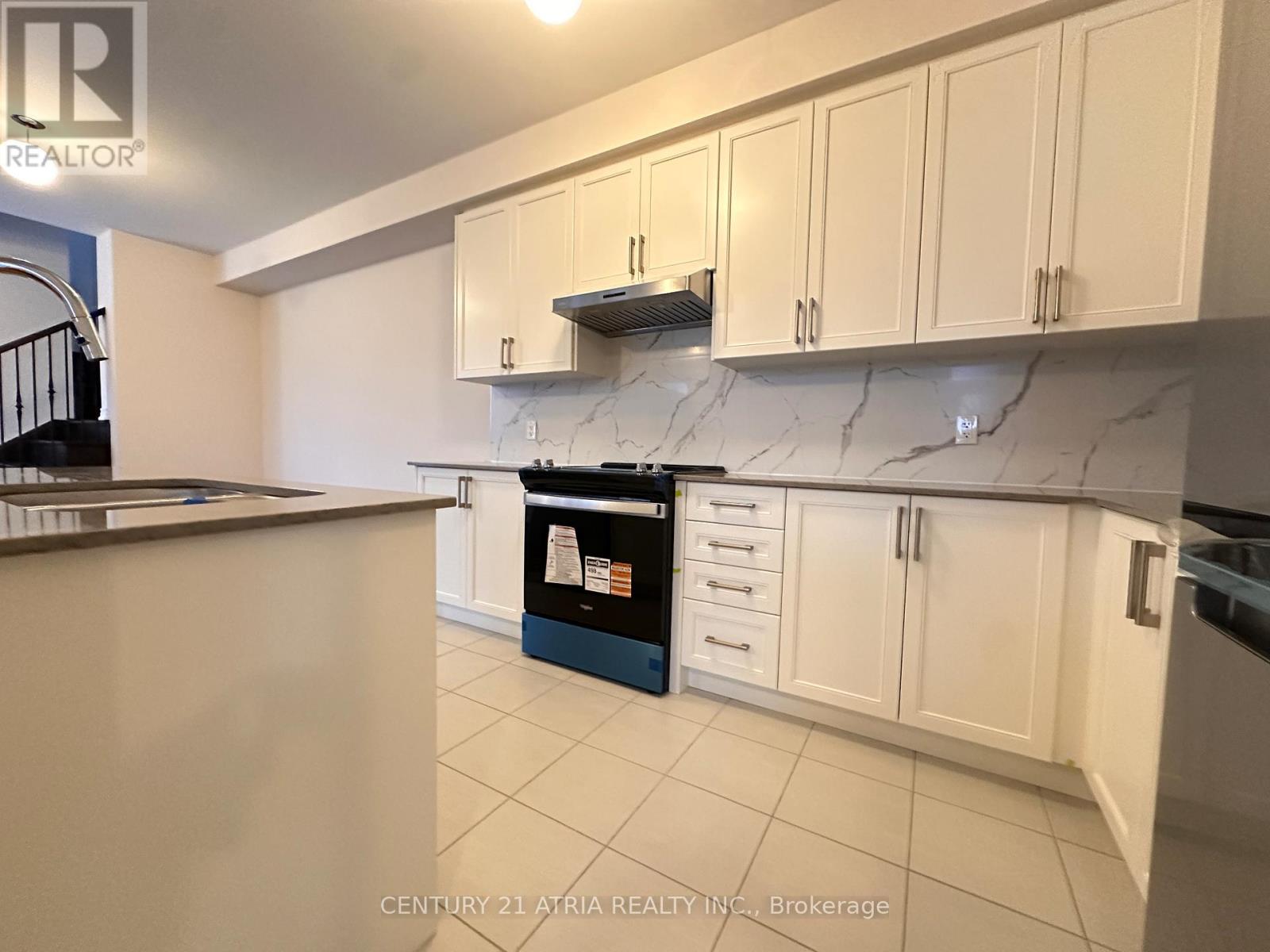 20 Vancise Street, Markham, Ontario  L6C 3T5 - Photo 5 - N12858172