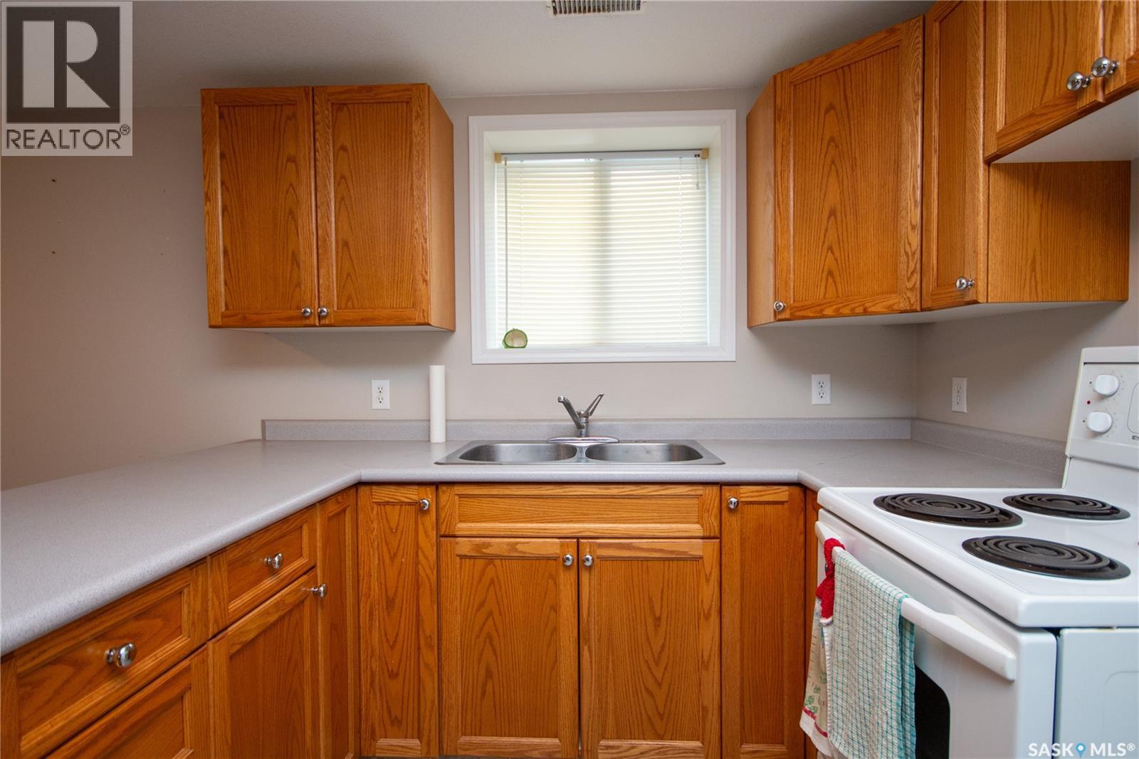 1701 102nd Street, North Battleford, Saskatchewan  S9A 1H2 - Photo 15 - SK029884