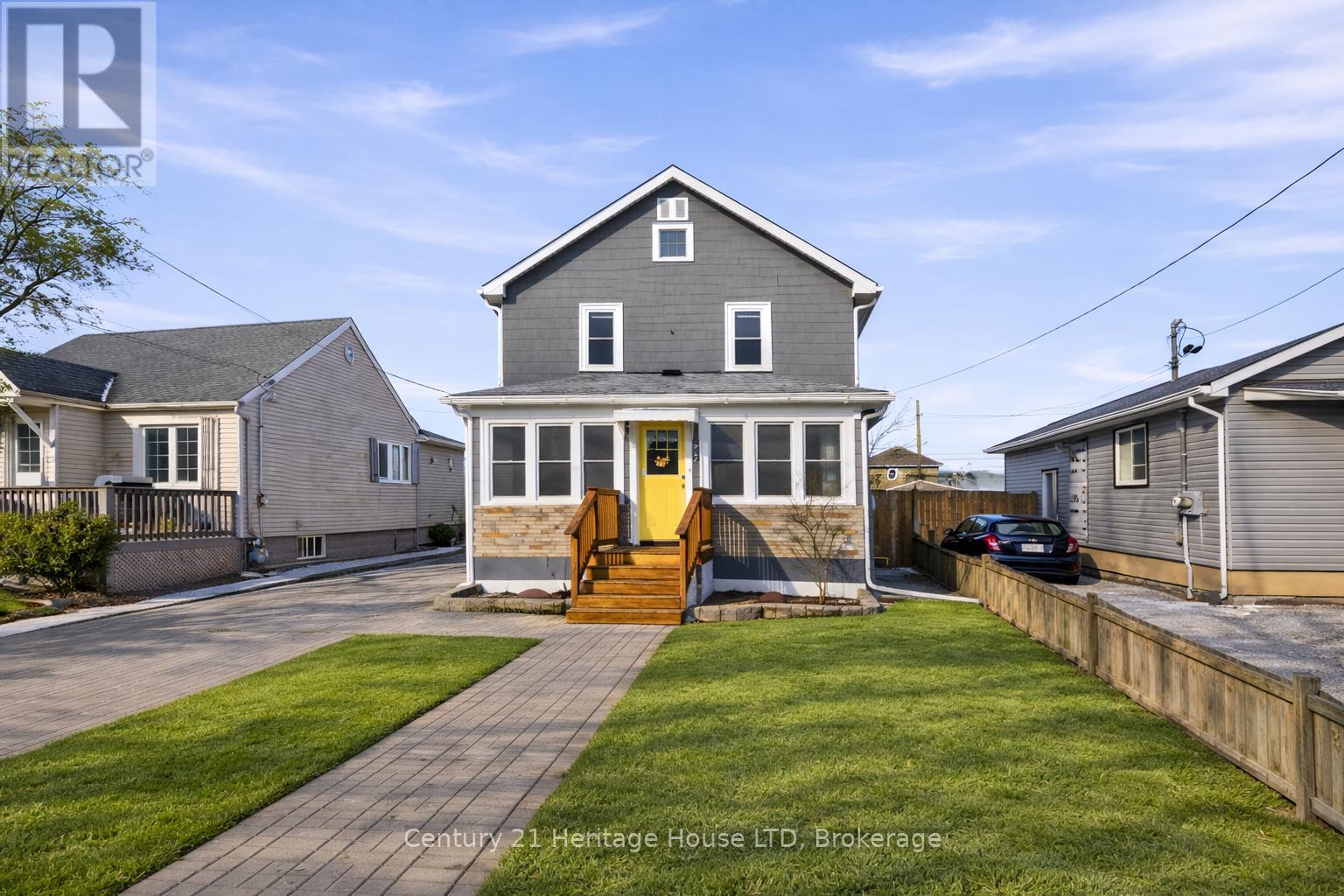 282 Beatrice Street, Welland, Ontario  L3B 2Z7 - Photo 2 - X12839118