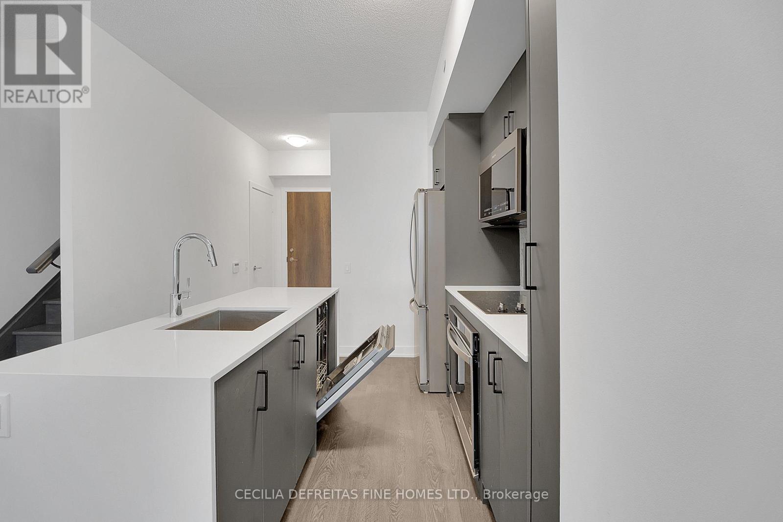 103 - 251 Manitoba Street, Toronto, Ontario  M8Y 0C7 - Photo 13 - W12858192