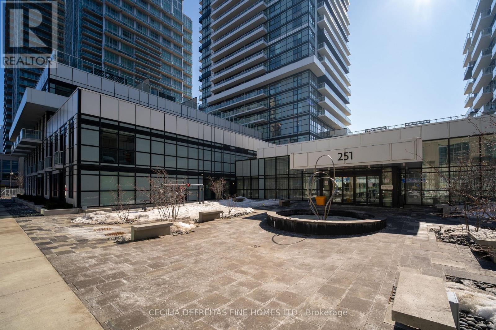 103 - 251 Manitoba Street, Toronto, Ontario  M8Y 0C7 - Photo 3 - W12858192