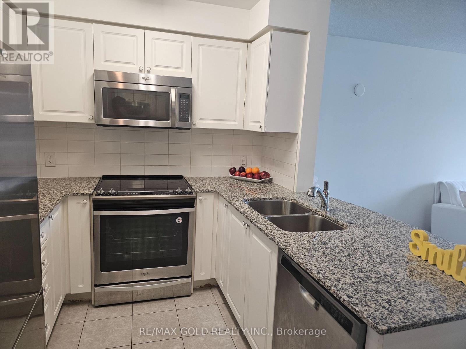 116 - 50 Via Rosedale Way, Brampton, Ontario  L6R 3Z7 - Photo 9 - W12858218