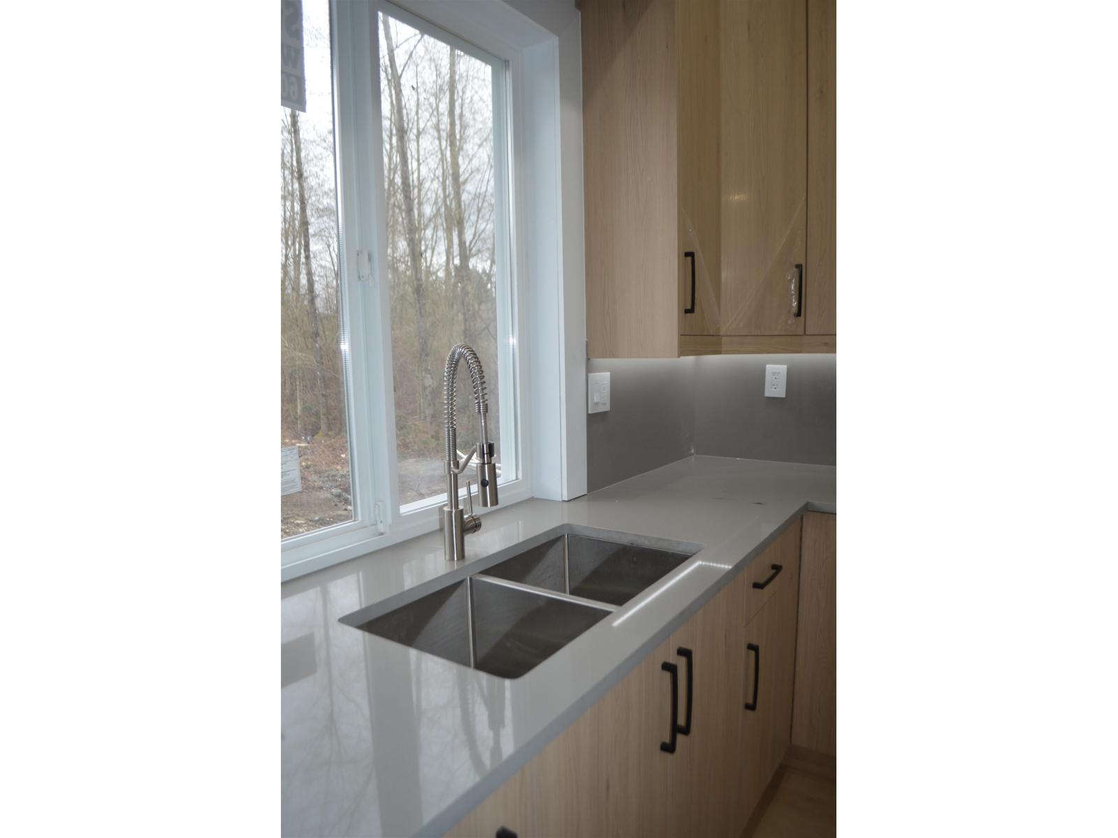 8502 Nottman Street, Mission, British Columbia V2V 0H1 - Photo 9 - R3084750