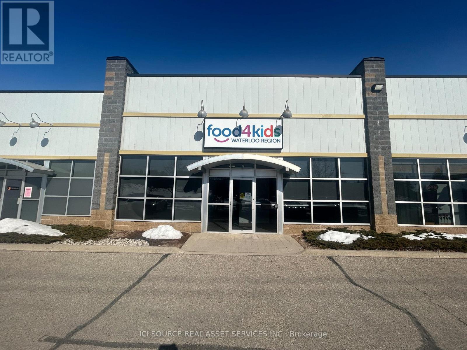 10 WASHBURN DRIVE, Kitchener, Ontario