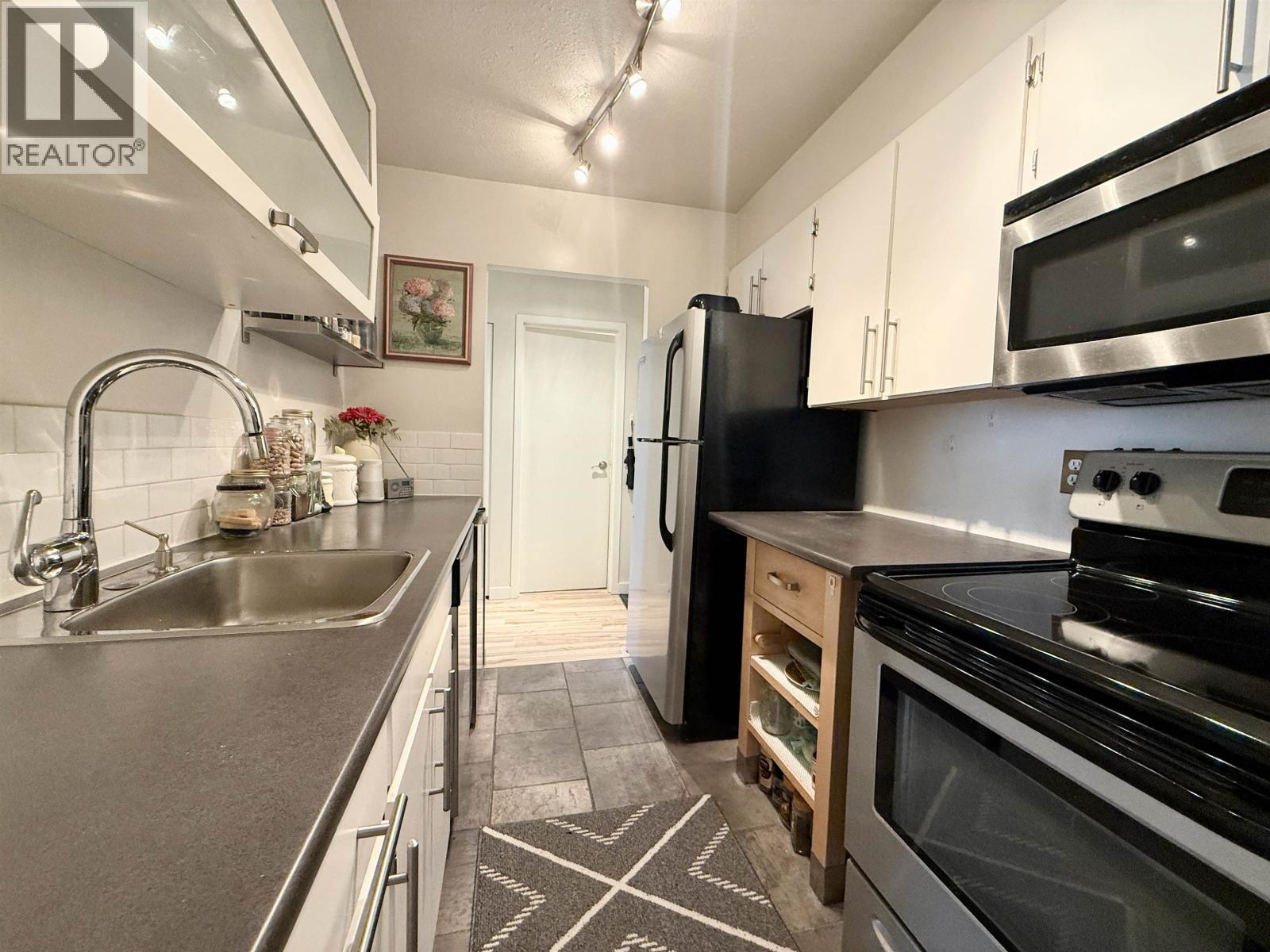 Listing Picture 12 of 24 : 302 9320 PARKSVILLE DRIVE, Richmond / 烈治文 - 魯藝地產 Yvonne Lu Group - MLS Medallion Club Member