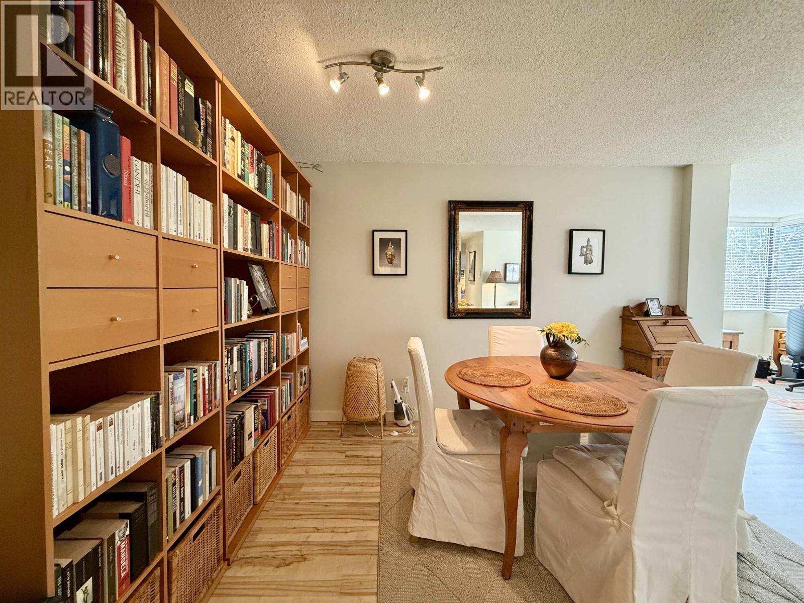 Listing Picture 11 of 24 : 302 9320 PARKSVILLE DRIVE, Richmond / 烈治文 - 魯藝地產 Yvonne Lu Group - MLS Medallion Club Member