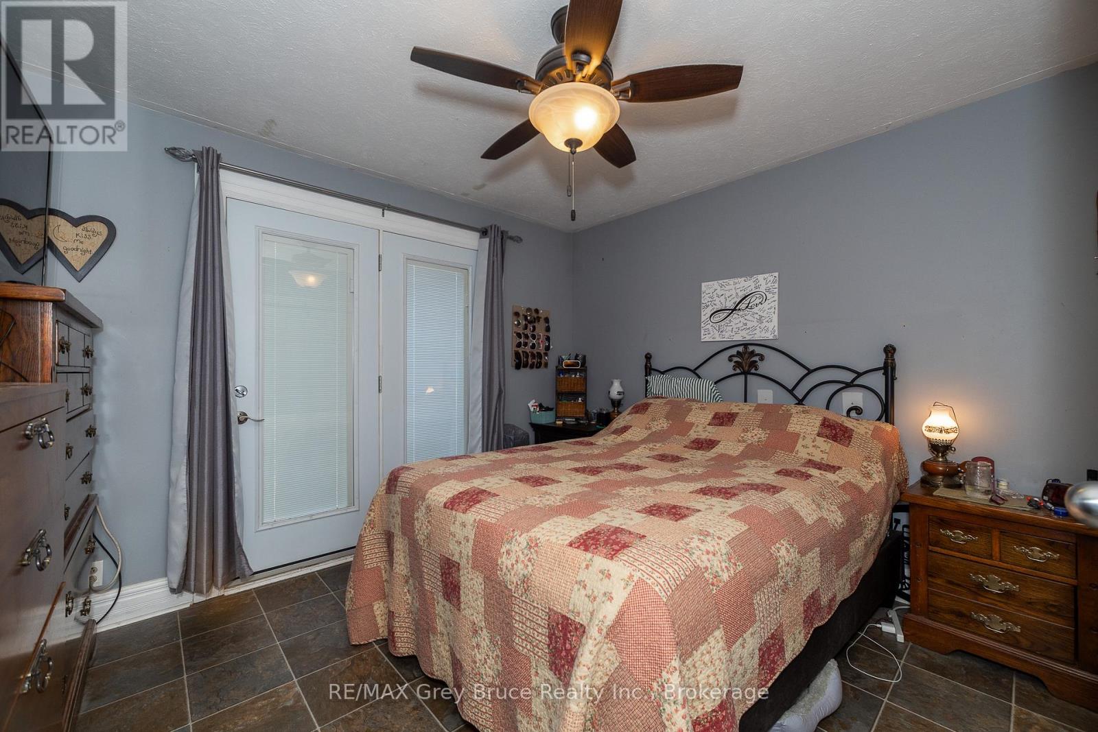 201 Division Street, Georgian Bluffs, Ontario  N0H 2K0 - Photo 13 - X12858304