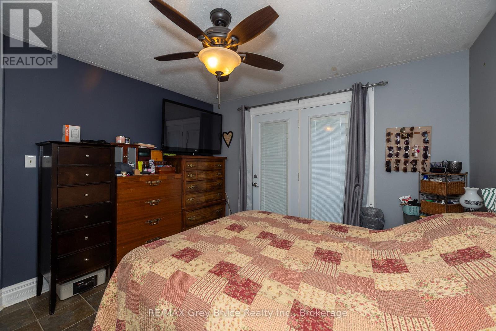 201 Division Street, Georgian Bluffs, Ontario  N0H 2K0 - Photo 15 - X12858304