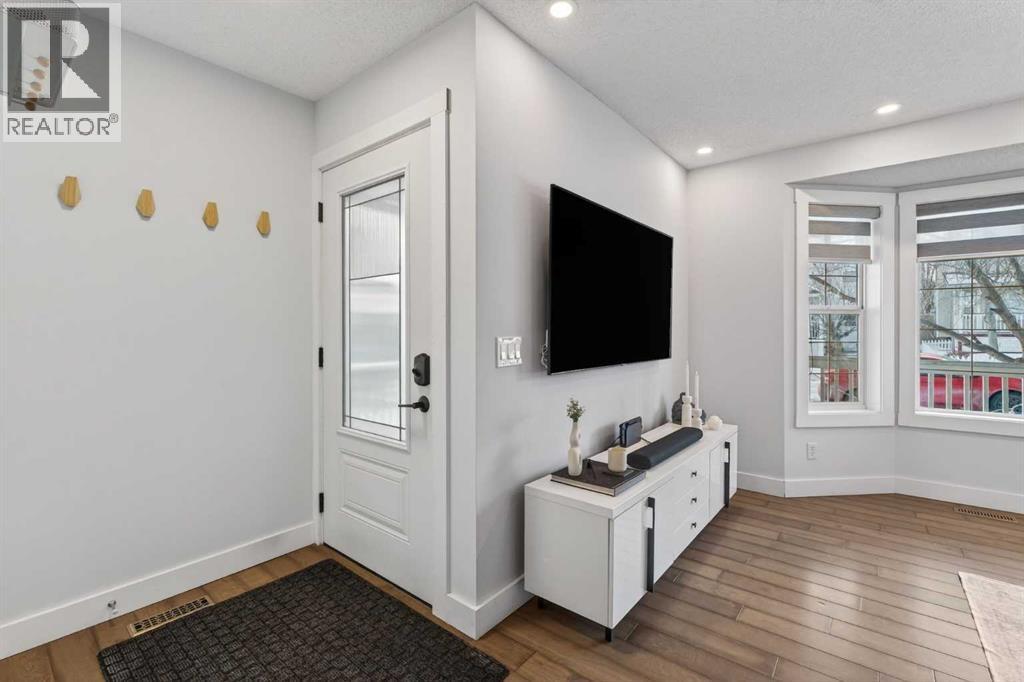 34 Bridleglen Manor Sw, Calgary, Alberta  T2Y 3W9 - Photo 4 - A2290544