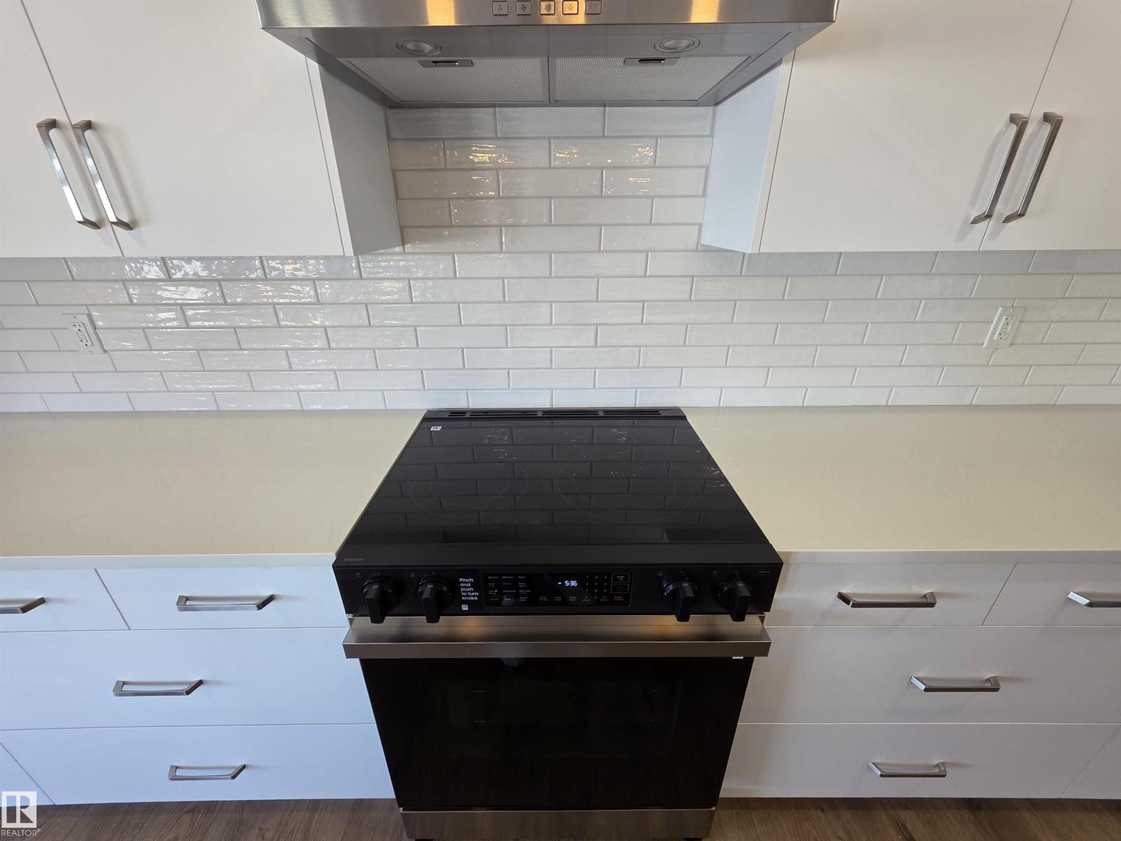 19011 20 Av Nw, Edmonton, Alberta  T6M 3E8 - Photo 7 - E4472461