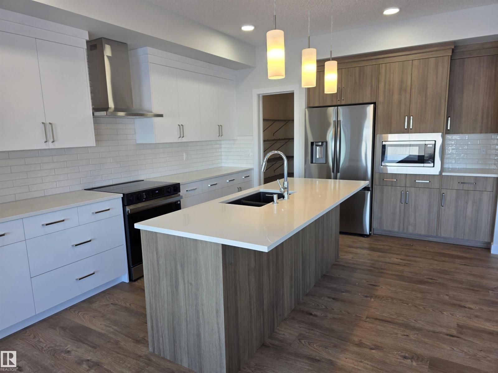 19011 20 Av Nw, Edmonton, Alberta  T6M 3E8 - Photo 9 - E4472461