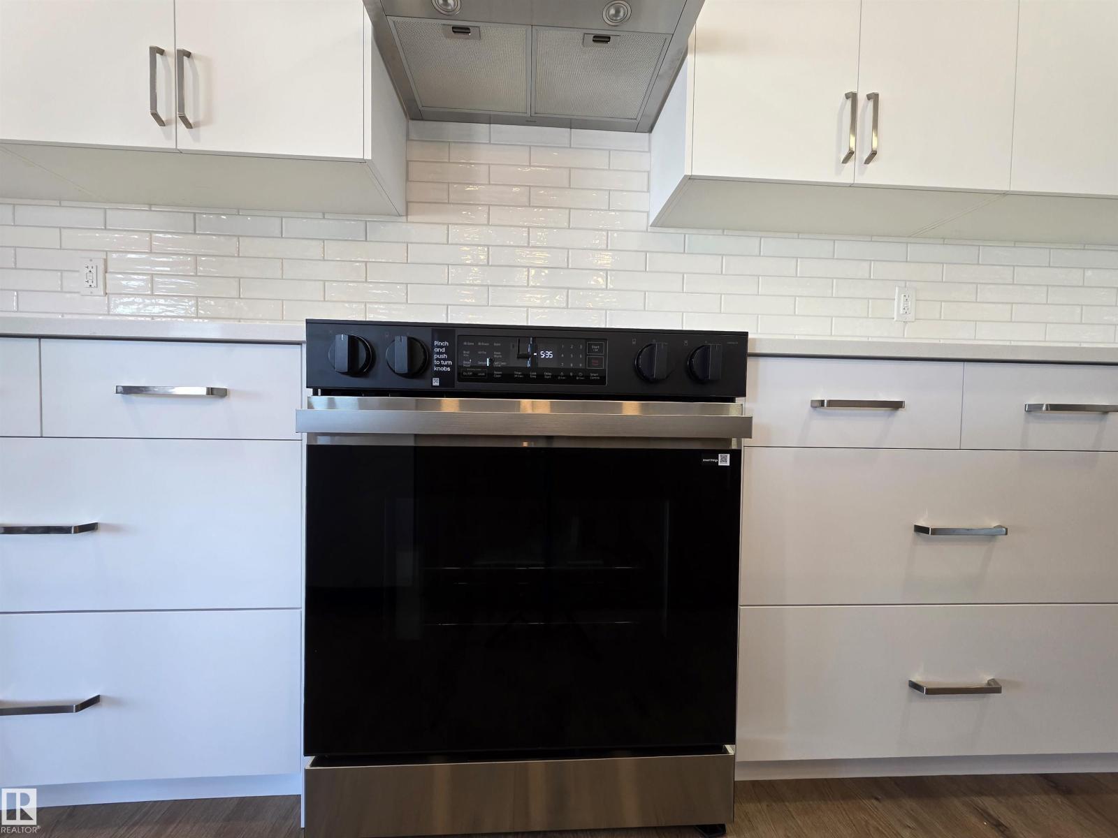 19011 20 Av Nw, Edmonton, Alberta  T6M 3E8 - Photo 6 - E4472461