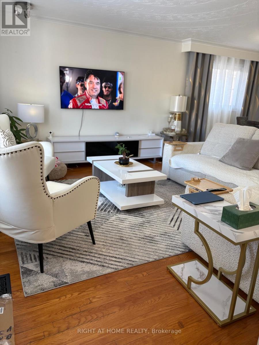 41 Rouge Street, Markham (Vinegar Hill), Ontario  L3P 1K7 - Photo 5 - N12858286