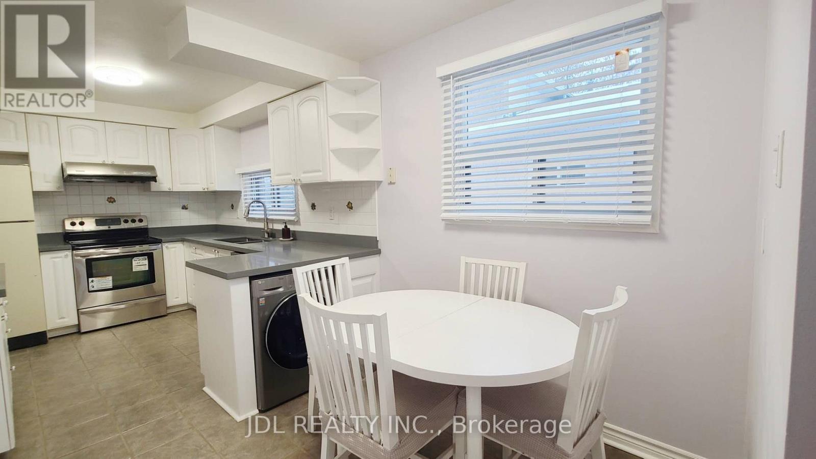 4 Lowbank Court, Toronto, Ontario  M2M 3A4 - Photo 10 - C12857404