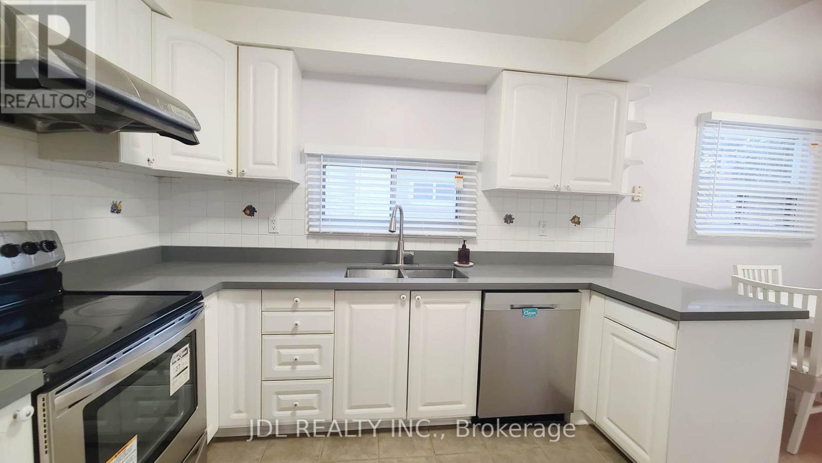 4 Lowbank Court, Toronto, Ontario  M2M 3A4 - Photo 11 - C12857404