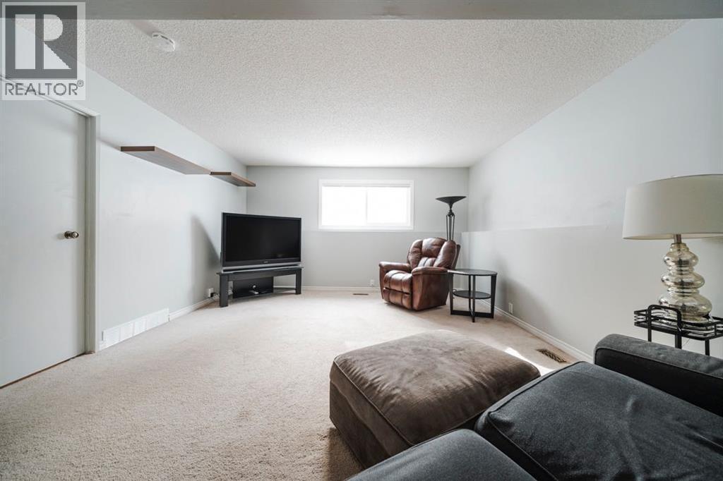 181 Windsor Drive, Fort Mcmurray, Alberta  T9H 4R1 - Photo 20 - A2290412