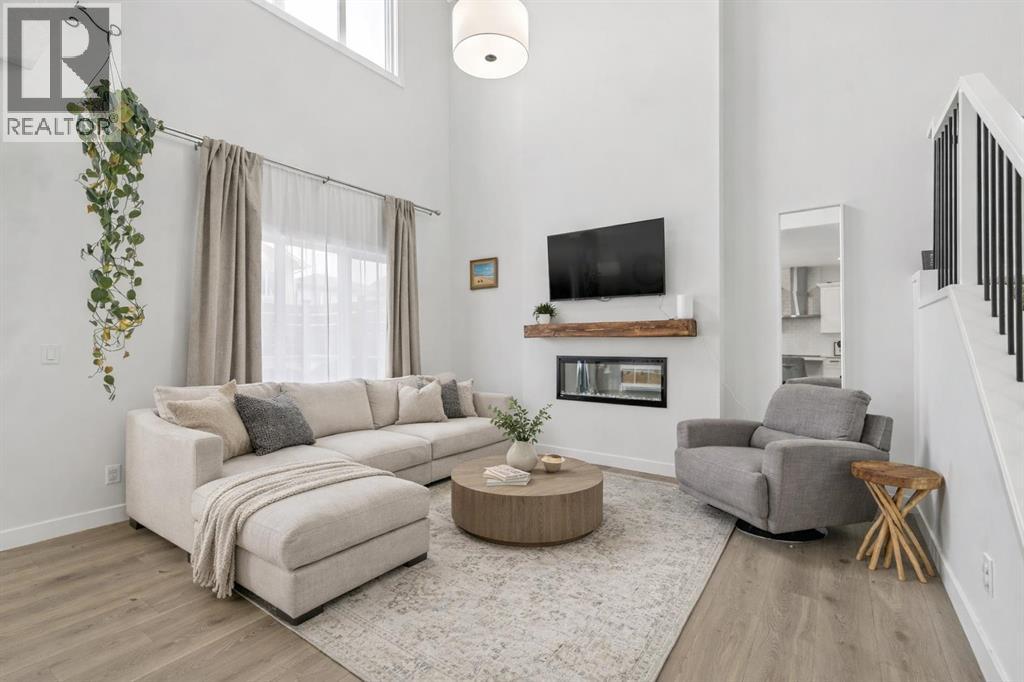 58 Saddlebred Place, Cochrane, Alberta  T4C 3E7 - Photo 5 - A2291232