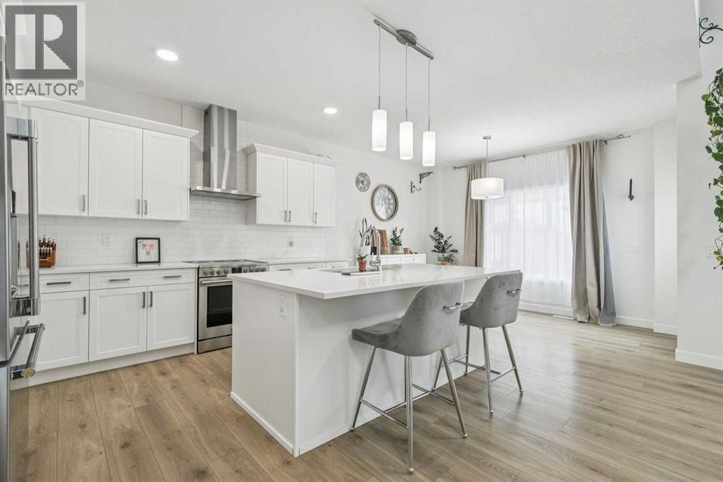 58 Saddlebred Place, Cochrane, Alberta  T4C 3E7 - Photo 9 - A2291232