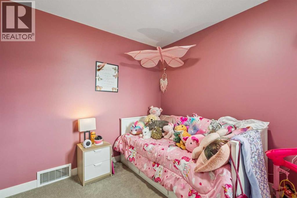 58 Saddlebred Place, Cochrane, Alberta  T4C 3E7 - Photo 31 - A2291232