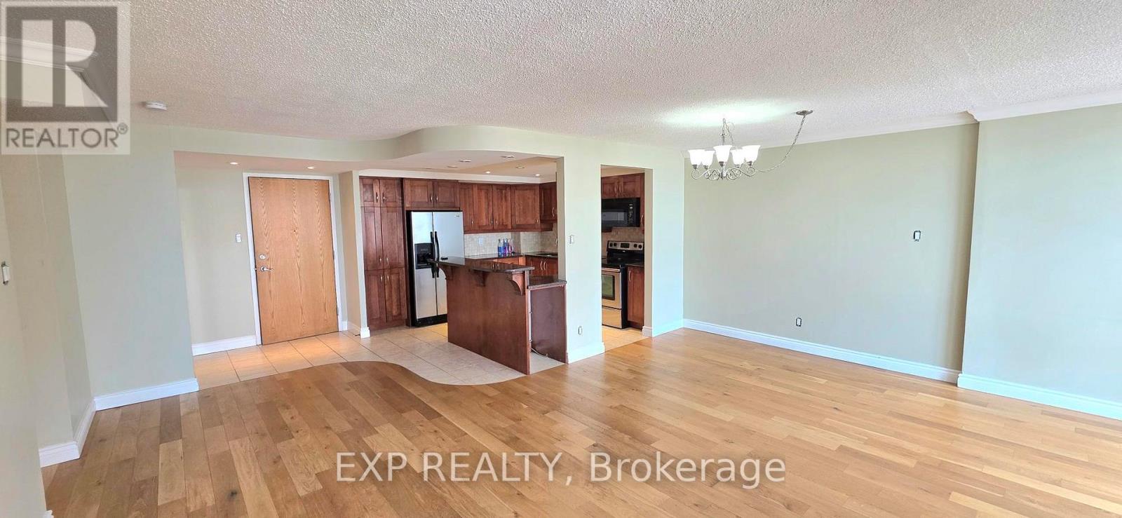 1012 - 2760 Carousel Crescent, Ottawa, Ontario  K1T 2N4 - Photo 4 - X12809194