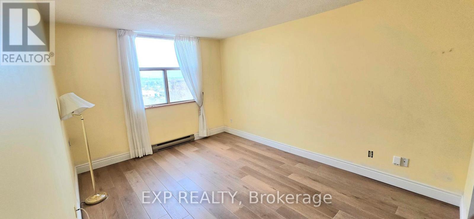 1012 - 2760 Carousel Crescent, Ottawa, Ontario  K1T 2N4 - Photo 8 - X12809194