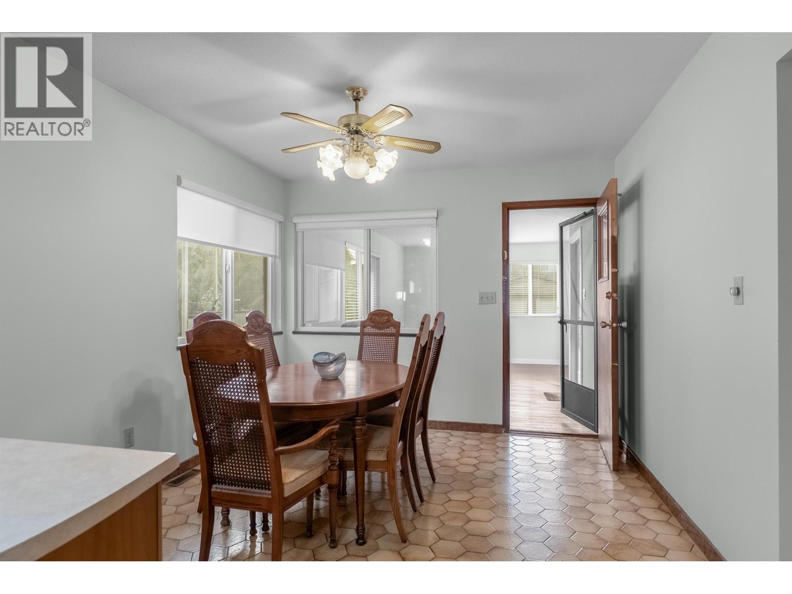 5486 Manor Street, Burnaby, British Columbia  V5G 1B7 - Photo 9 - R3090329