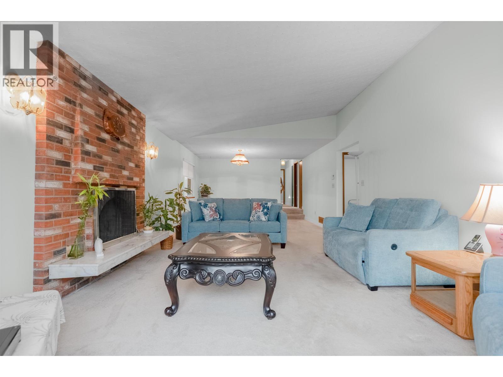 5486 Manor Street, Burnaby, British Columbia  V5G 1B7 - Photo 3 - R3090329