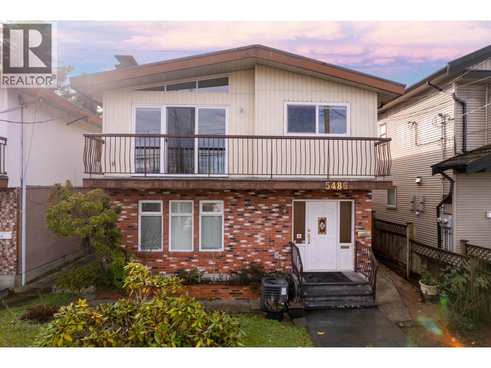 5486 Manor Street, Burnaby, British Columbia  V5G 1B7 - Photo 2 - R3090329