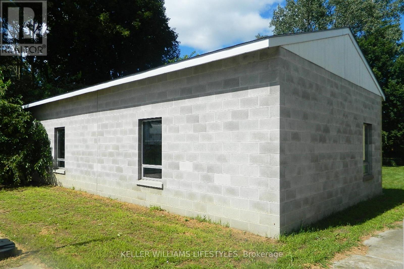 1a York Street, Newbury, Ontario  N0L 1Z0 - Photo 4 - X12858320