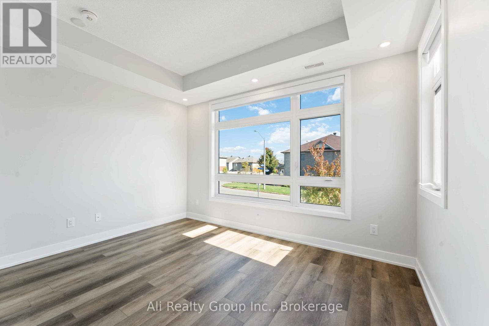 147 Fairweather Street, Ottawa, Ontario  K1T 0M8 - Photo 15 - X12858340