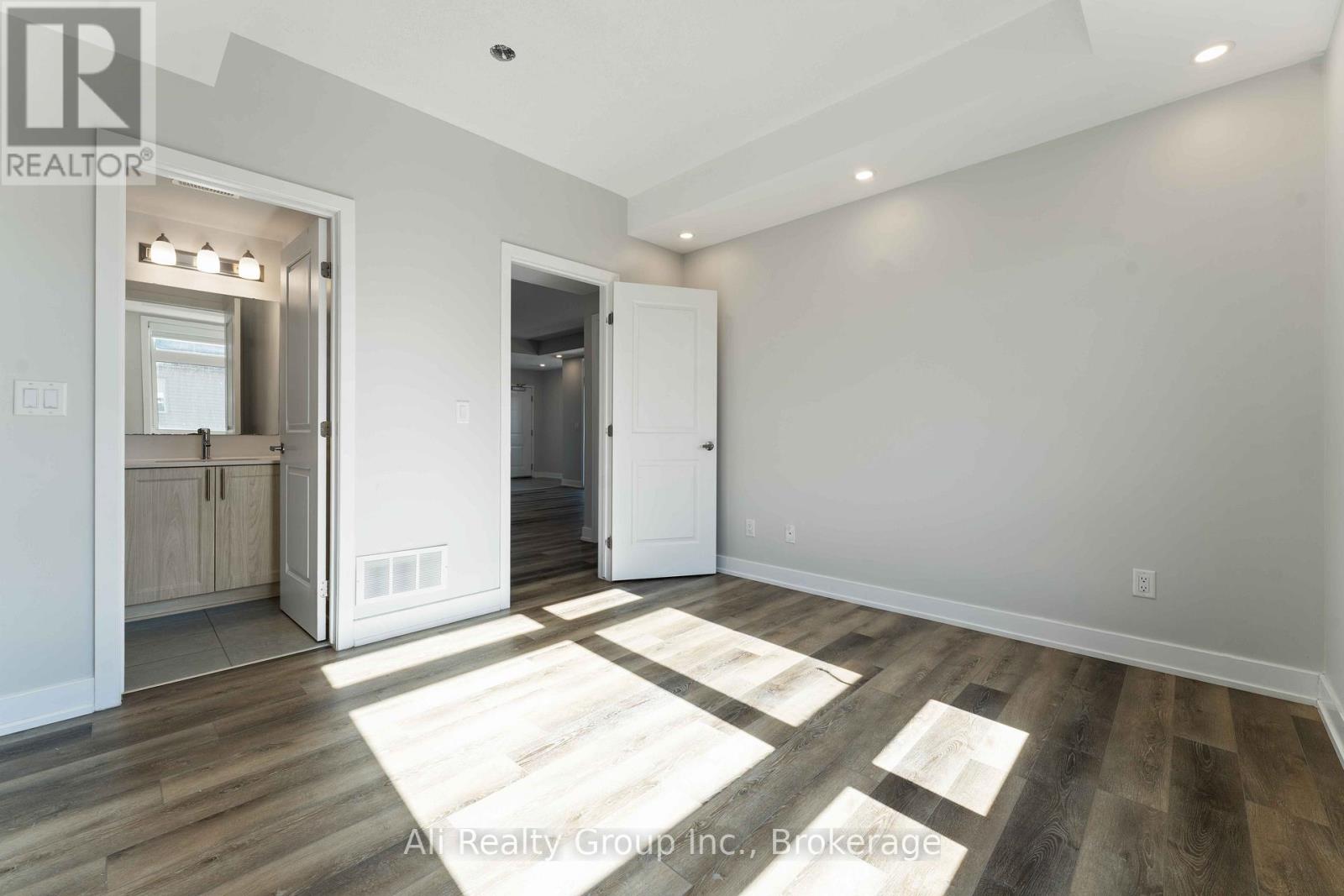 147 Fairweather Street, Ottawa, Ontario  K1T 0M8 - Photo 22 - X12858340