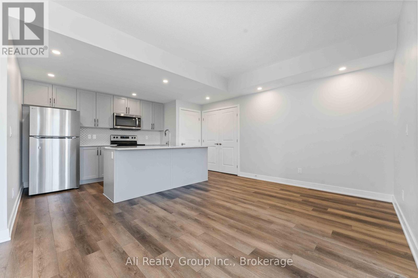 147 Fairweather Street, Ottawa, Ontario  K1T 0M8 - Photo 7 - X12858340