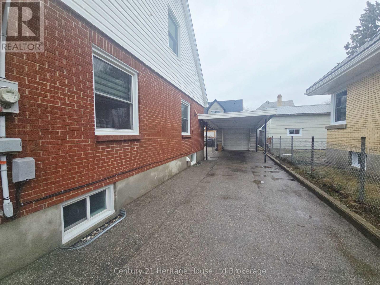 634 Wallace Street, London East, Ontario  N5Y 3R7 - Photo 4 - X12698928