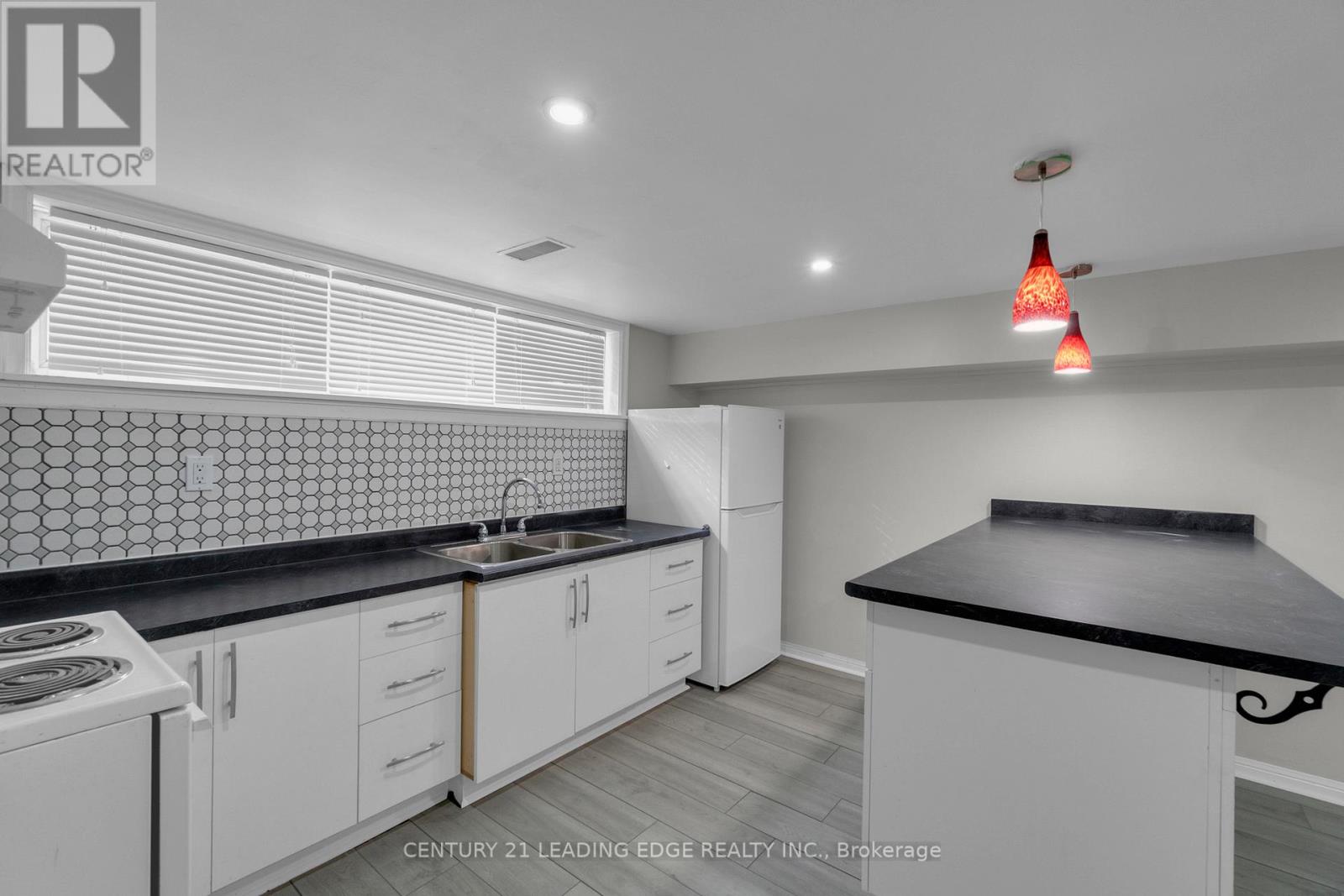 35 Benton Street, Brampton, Ontario  L6W 3B8 - Photo 18 - W12858314