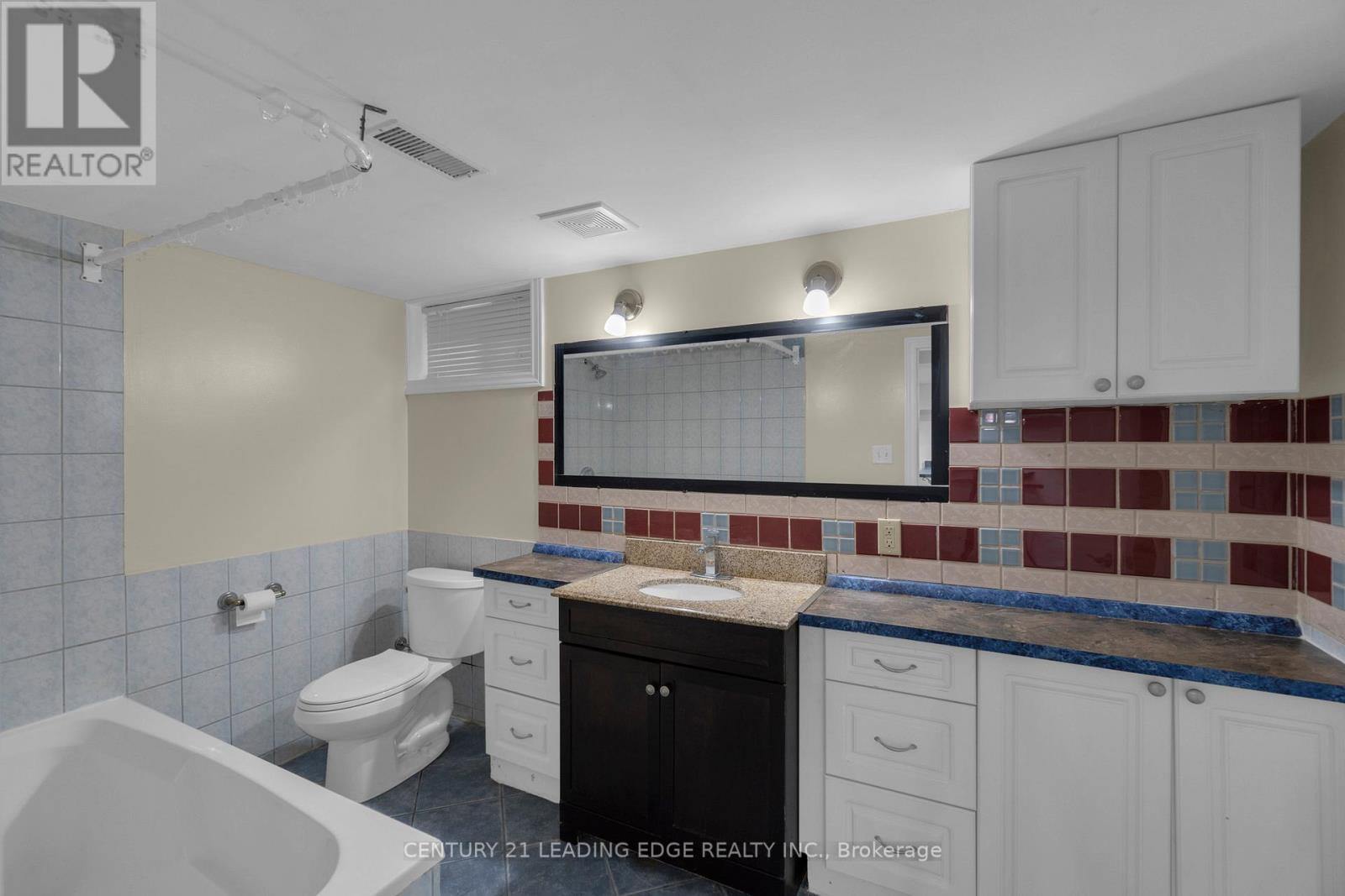 35 Benton Street, Brampton, Ontario  L6W 3B8 - Photo 21 - W12858314