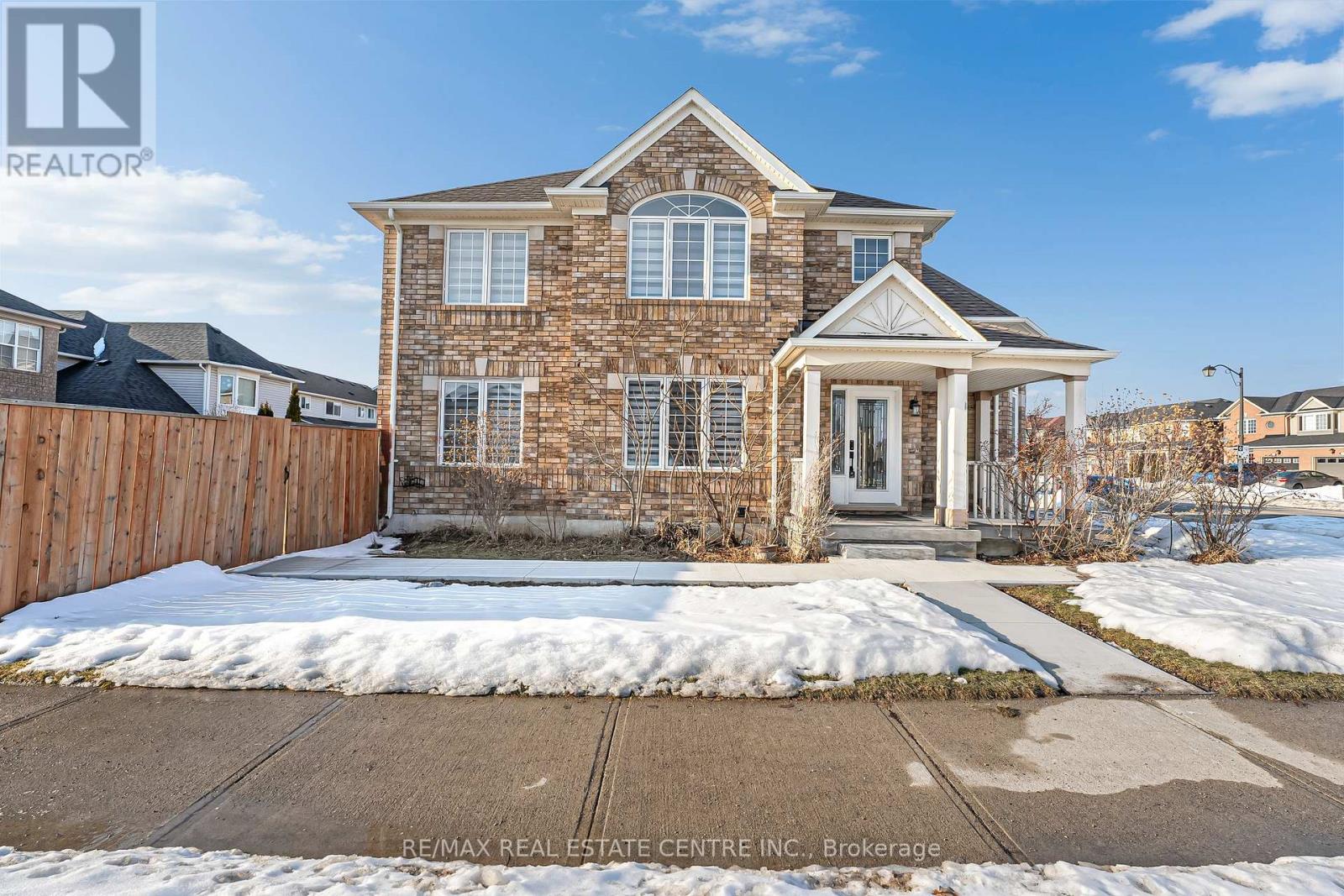 834 Ferguson Drive, Milton, Ontario  L9T 6L4 - Photo 2 - W12858344