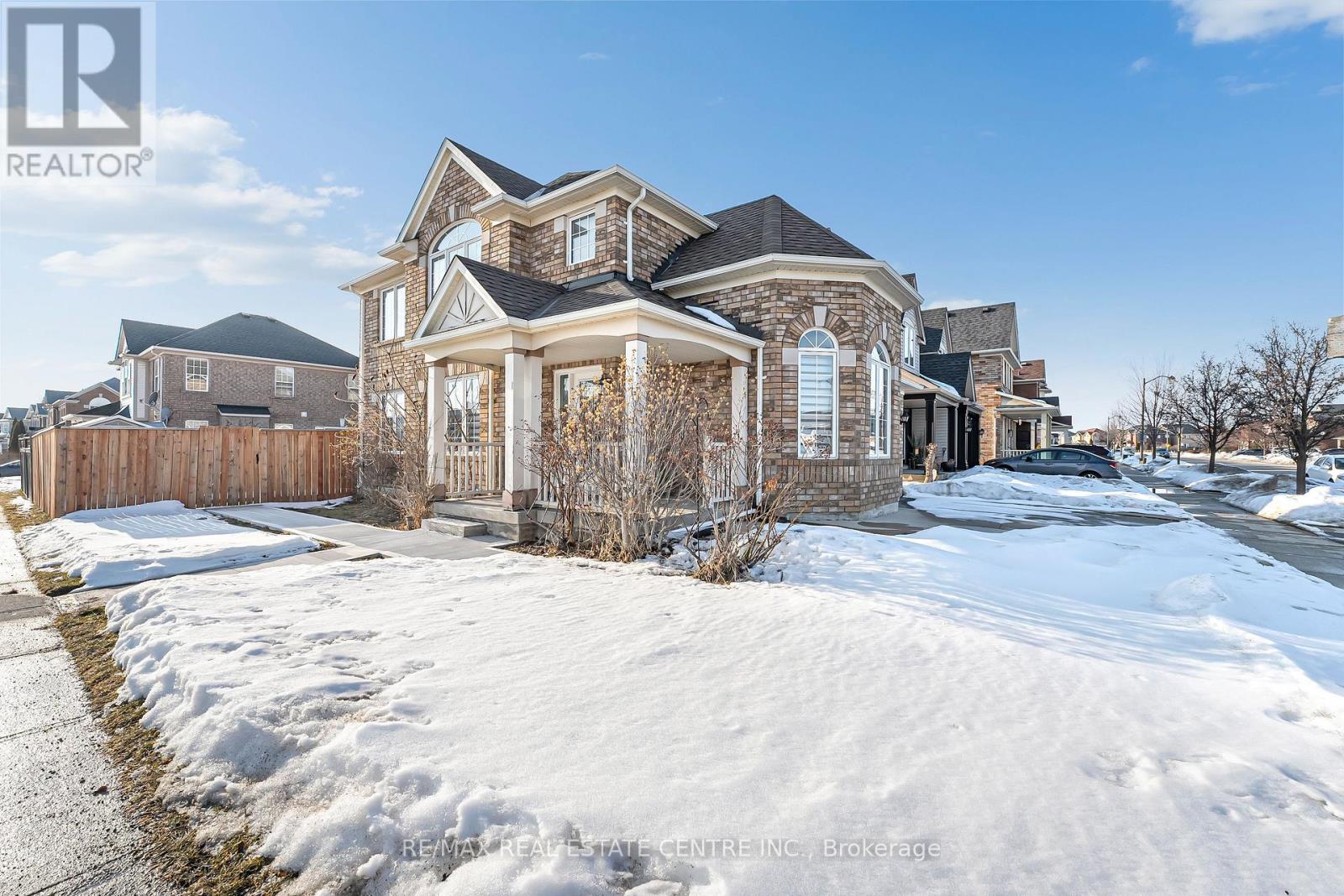 834 Ferguson Drive, Milton, Ontario  L9T 6L4 - Photo 3 - W12858344