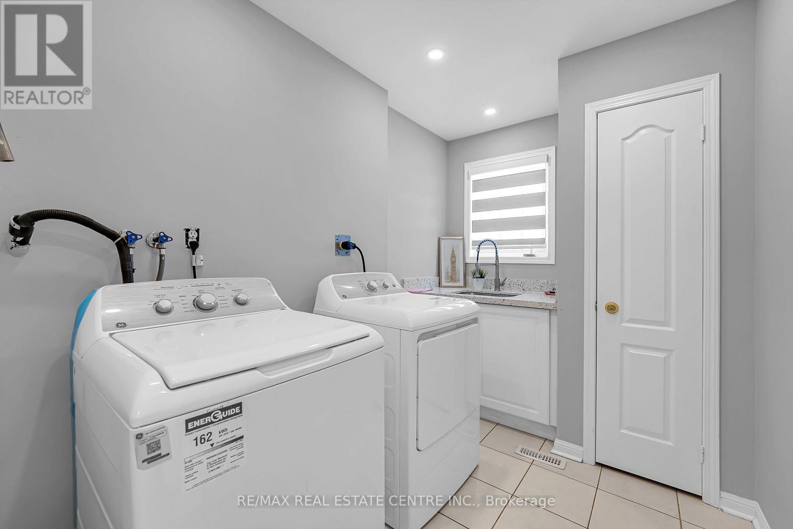 834 Ferguson Drive, Milton, Ontario  L9T 6L4 - Photo 36 - W12858344