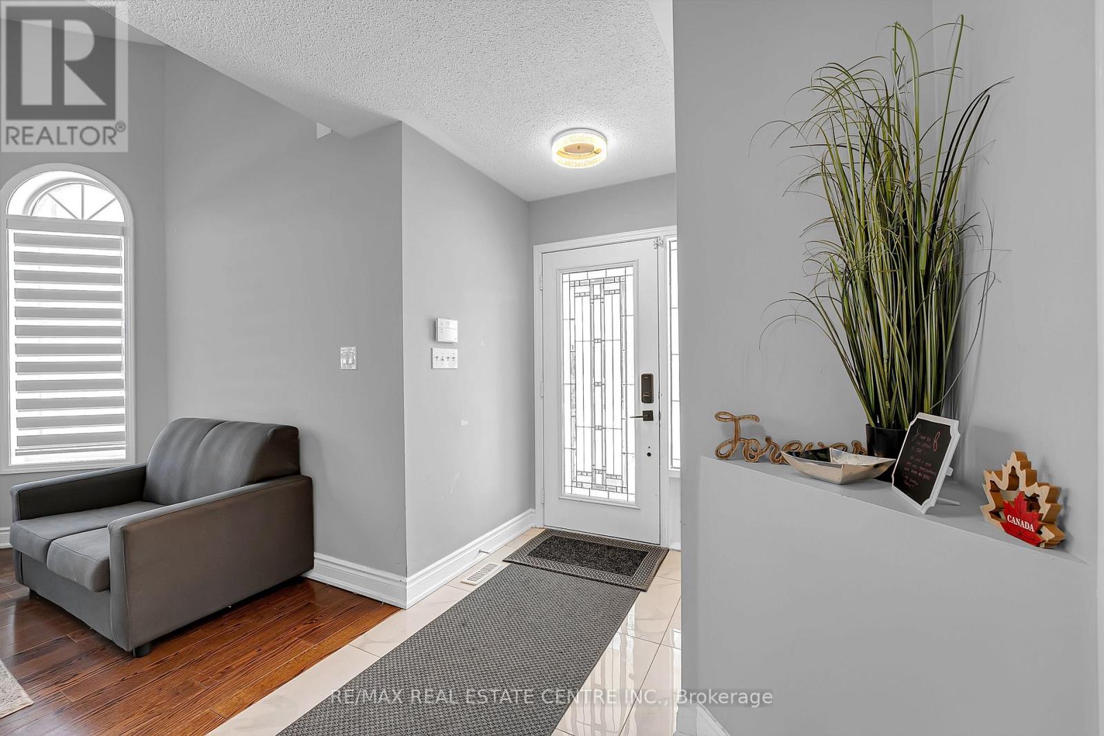 834 Ferguson Drive, Milton, Ontario  L9T 6L4 - Photo 6 - W12858344