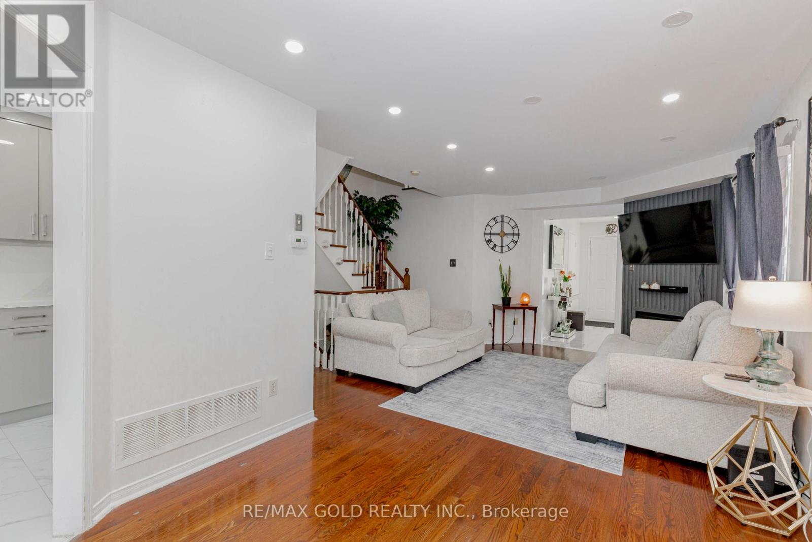 1156 Westview Terrace, Oakville, Ontario  L6M 3M1 - Photo 13 - W12858374