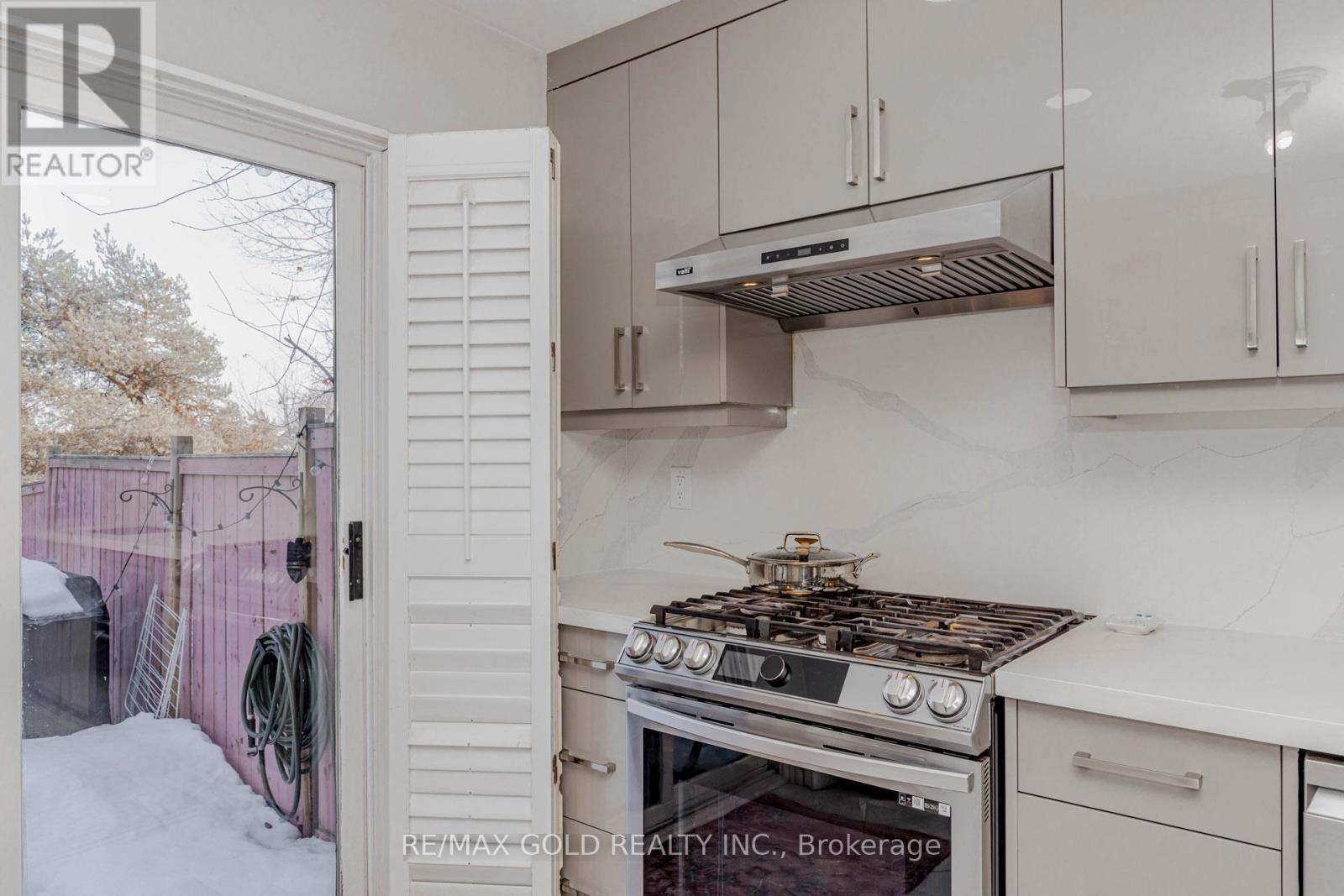 1156 Westview Terrace, Oakville, Ontario  L6M 3M1 - Photo 20 - W12858374