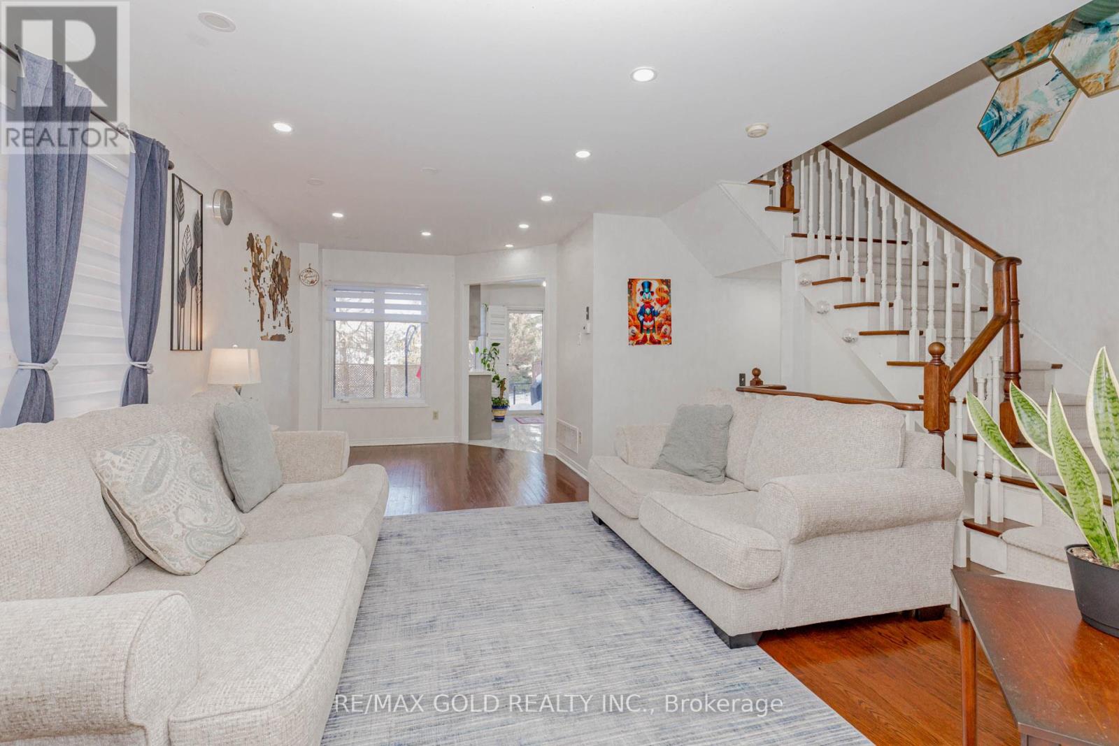 1156 Westview Terrace, Oakville, Ontario  L6M 3M1 - Photo 5 - W12858374