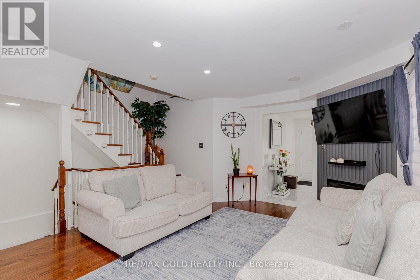 1156 Westview Terrace, Oakville, Ontario  L6M 3M1 - Photo 9 - W12858374